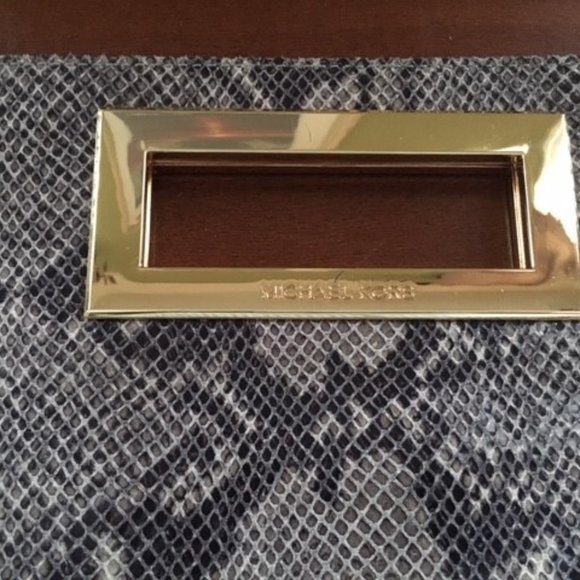 purse - Picture 3 of 3